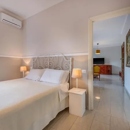 Sorrento Luxury Hotel *