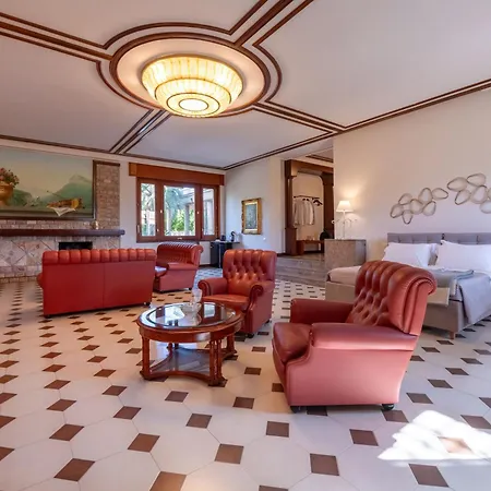 Sorrento Luxury Hotel *