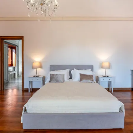 Sorrento Luxury Hotel *